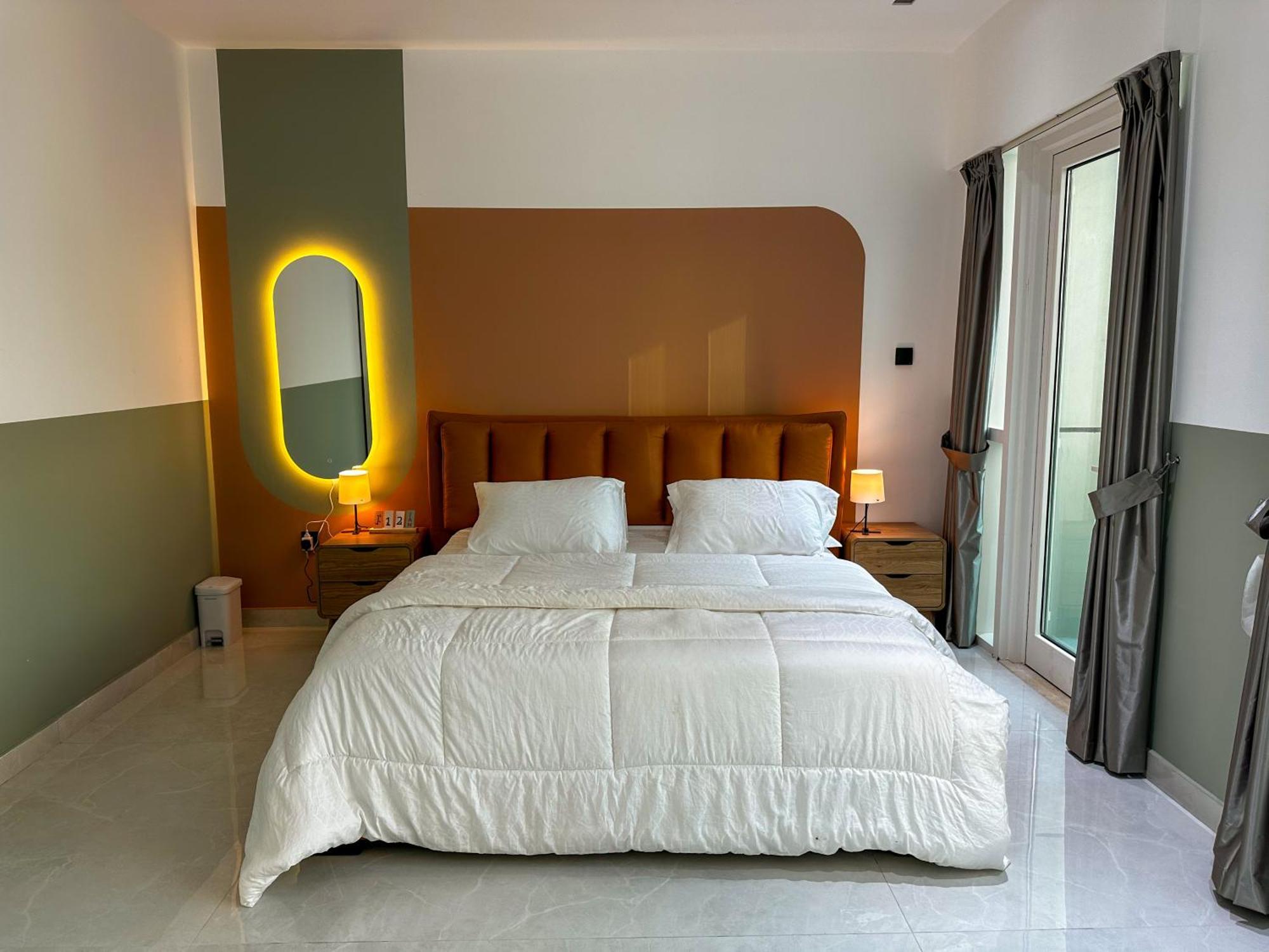 Pineapple Xpress Apartment Dubai