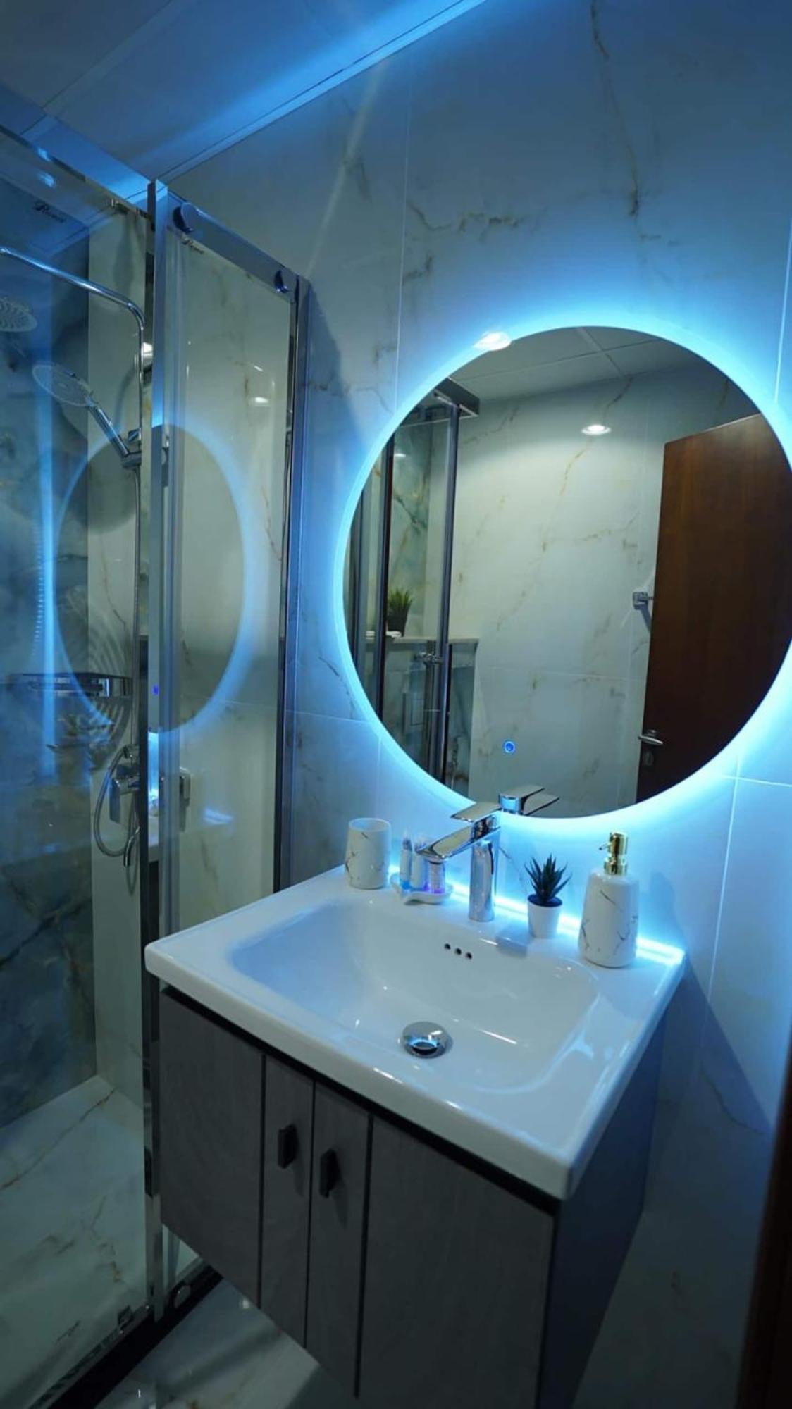 Marina - 75th Floor Above The Clouds, Elegant&big Aparthotel