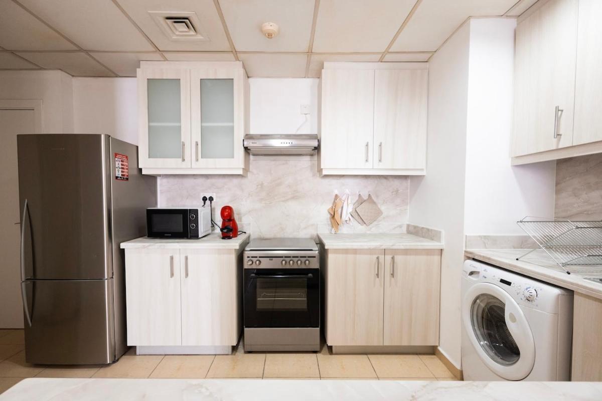 Maxstays - Cozy Jbr Beachfront Eye & Sunset Views - Gym & Pool - Free Parking Apartment