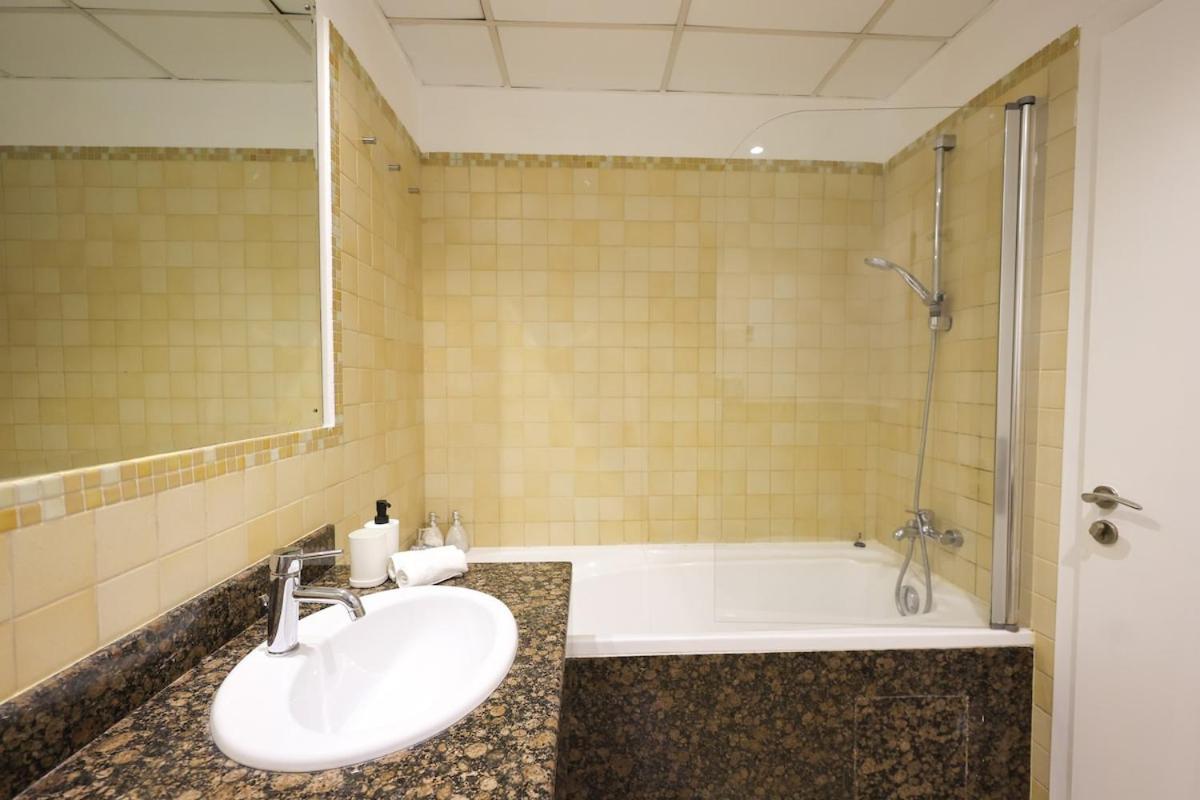 Apartment Maxstays - Cozy Jbr Beachfront Eye & Sunset Views - Gym & Pool - Free Parking Dubai