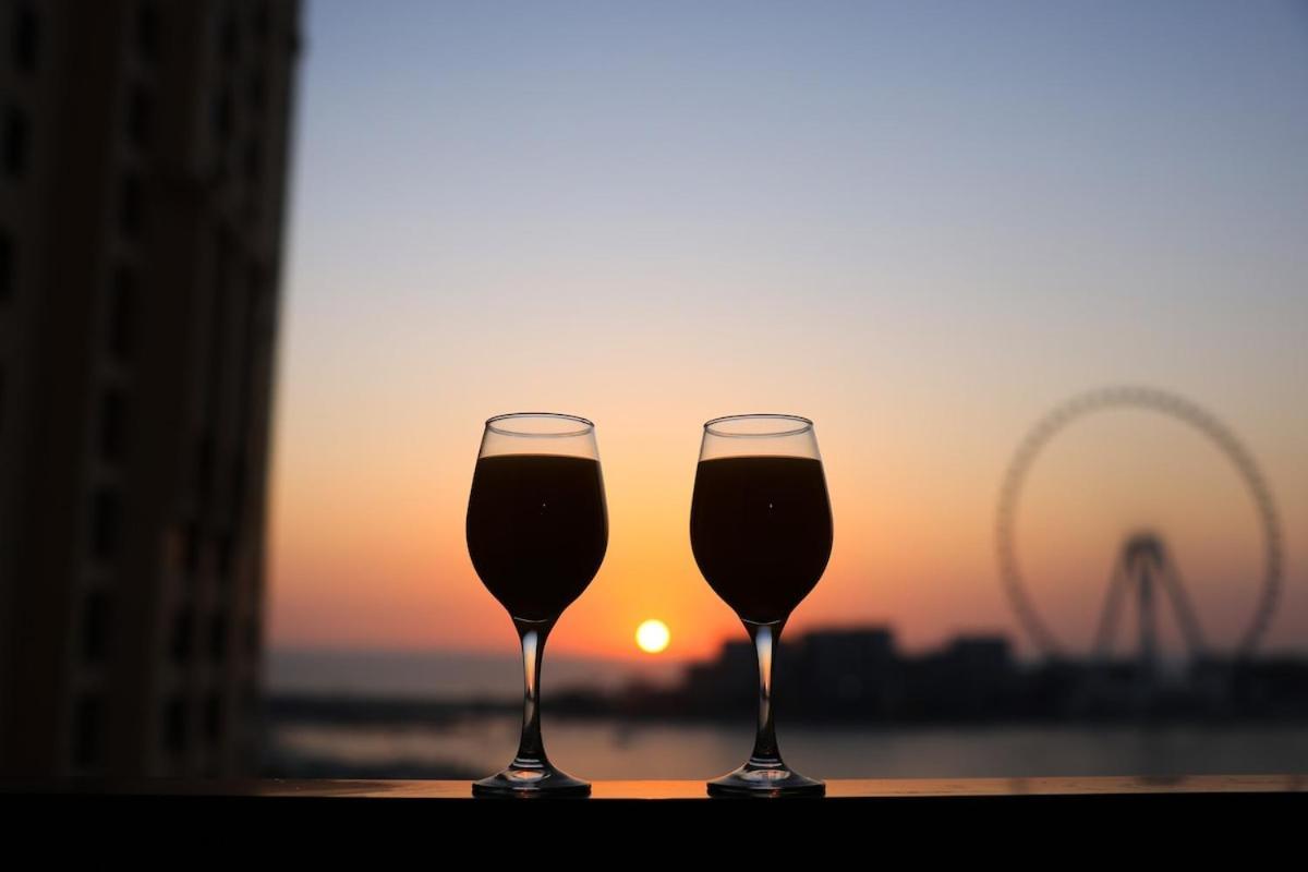 Maxstays - Cozy Jbr Beachfront Eye & Sunset Views - Gym & Pool - Free Parking Apartment Dubai