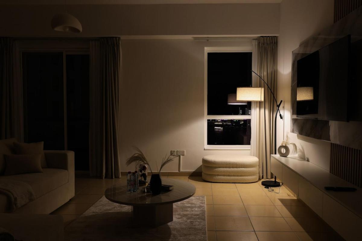 Maxstays - Cozy Jbr Beachfront Eye & Sunset Views - Gym & Pool - Free Parking Apartment