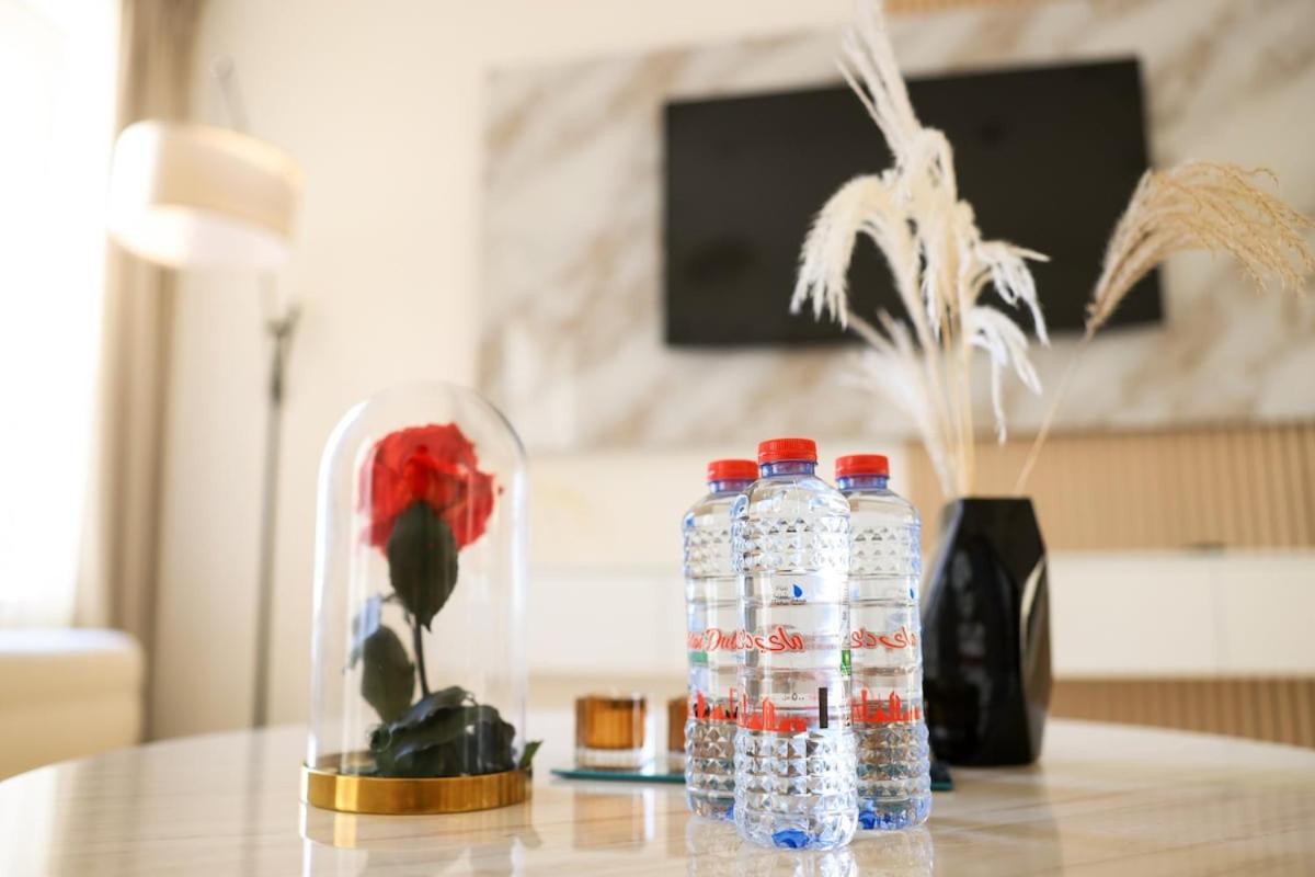 Apartment Maxstays - Cozy Jbr Beachfront Eye & Sunset Views - Gym & Pool - Free Parking *