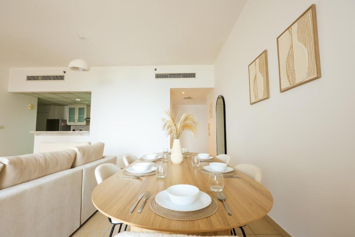 Maxstays - Cozy Jbr Beachfront Eye & Sunset Views - Gym & Pool - Free Parking Apartment *