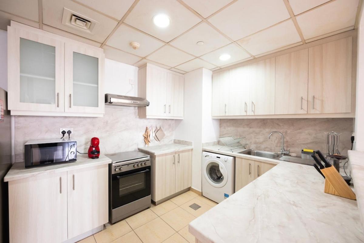 Maxstays - Cozy Jbr Beachfront Eye & Sunset Views - Gym & Pool - Free Parking Apartment Dubai