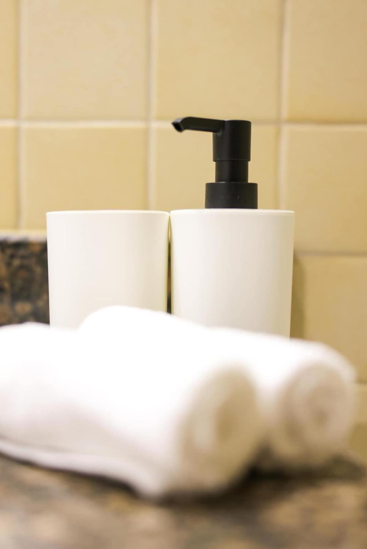Maxstays - Cozy Jbr Beachfront Eye & Sunset Views - Gym & Pool - Free Parking *