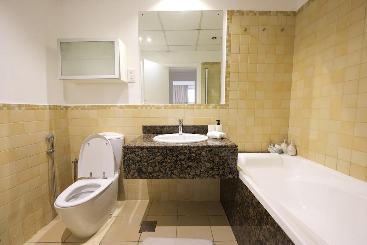Apartment Maxstays - Cozy Jbr Beachfront Eye & Sunset Views - Gym & Pool - Free Parking