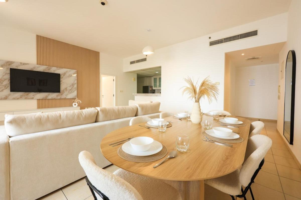 Maxstays - Cozy Jbr Beachfront Eye & Sunset Views - Gym & Pool - Free Parking Apartment