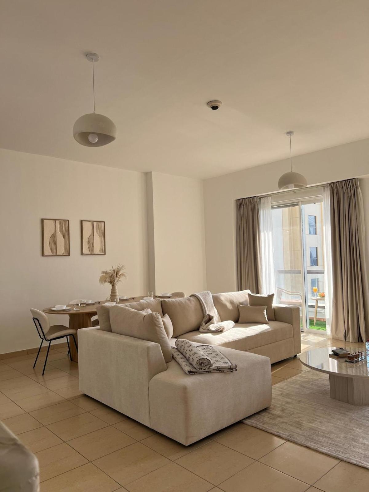 Maxstays - Cozy Jbr Beachfront Eye & Sunset Views - Gym & Pool - Free Parking Apartment *