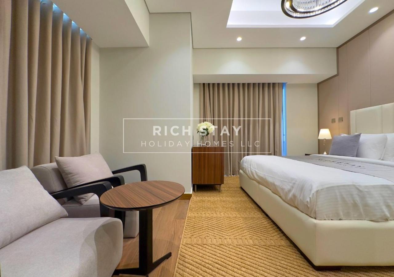 Sleek 2br In Nobles, Business Bay