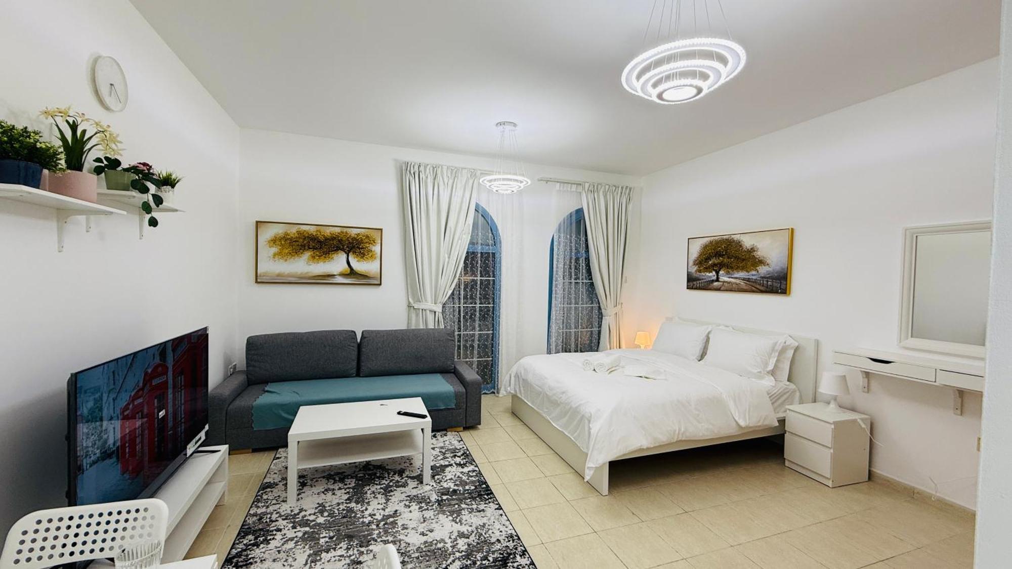 Apartment O07 Luxury Furnished Near Bus Stop Garden View Persia Cluster