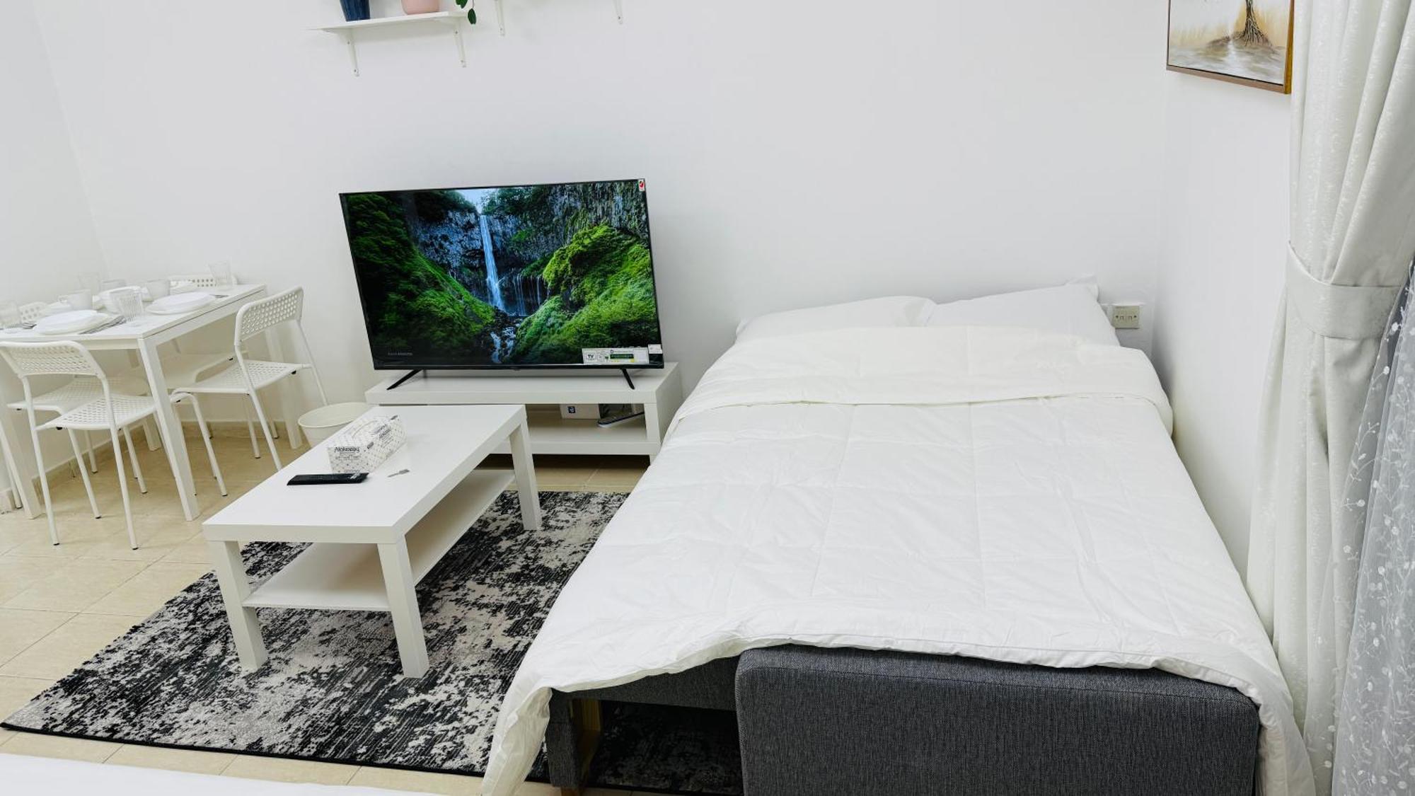 O07 Luxury Furnished Near Bus Stop Garden View Persia Cluster * Dubai
