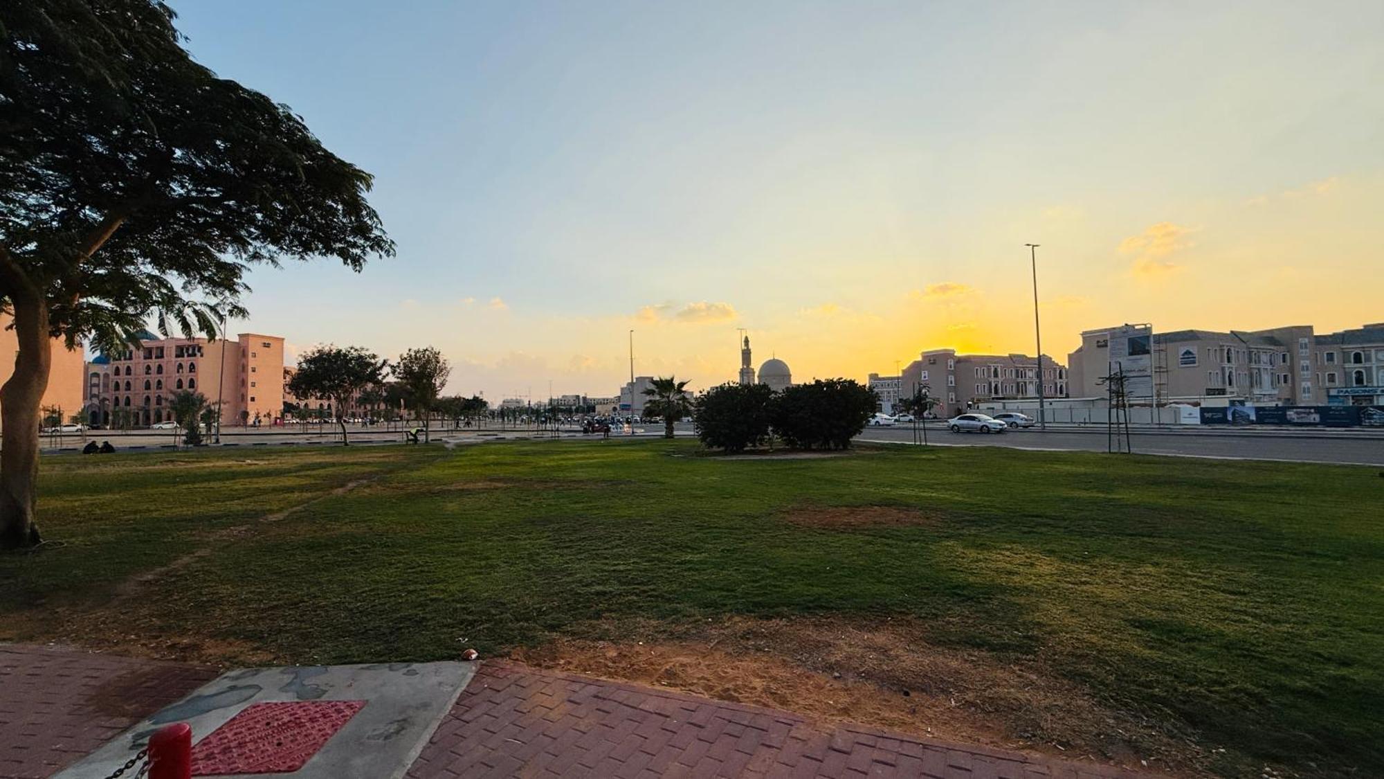 O07 Luxury Furnished Near Bus Stop Garden View Persia Cluster Apartment *
