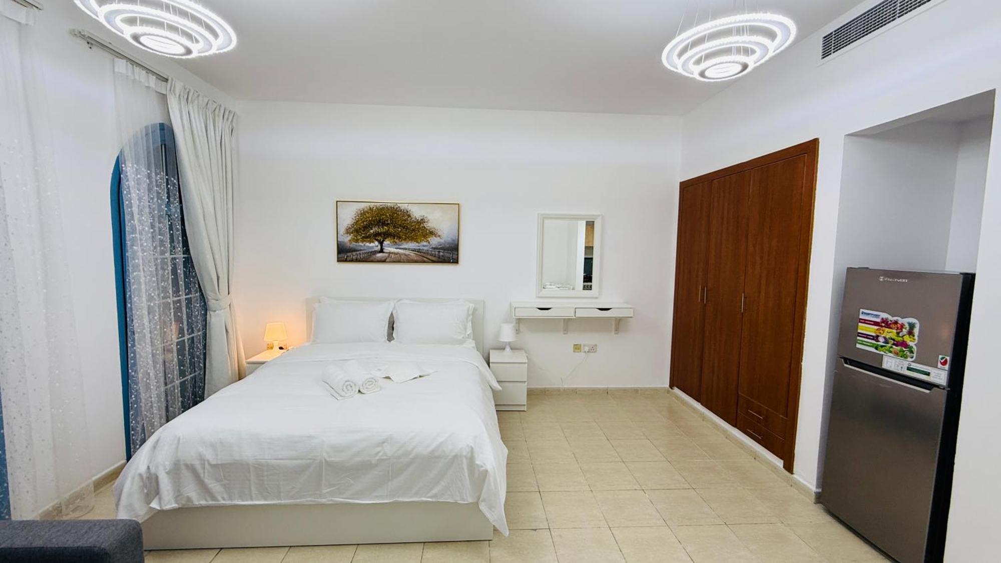 O07 Luxury Furnished Near Bus Stop Garden View Persia Cluster