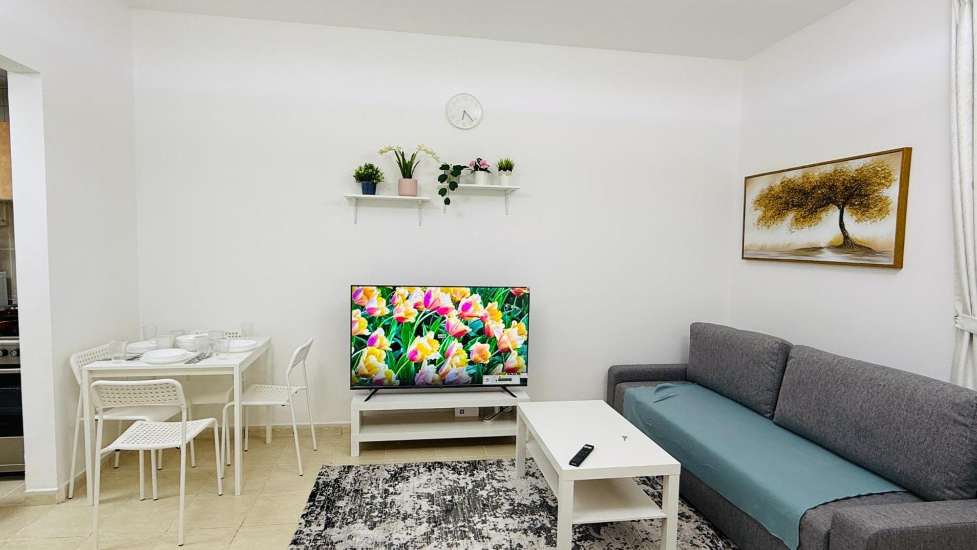 O07 Luxury Furnished Near Bus Stop Garden View Persia Cluster *