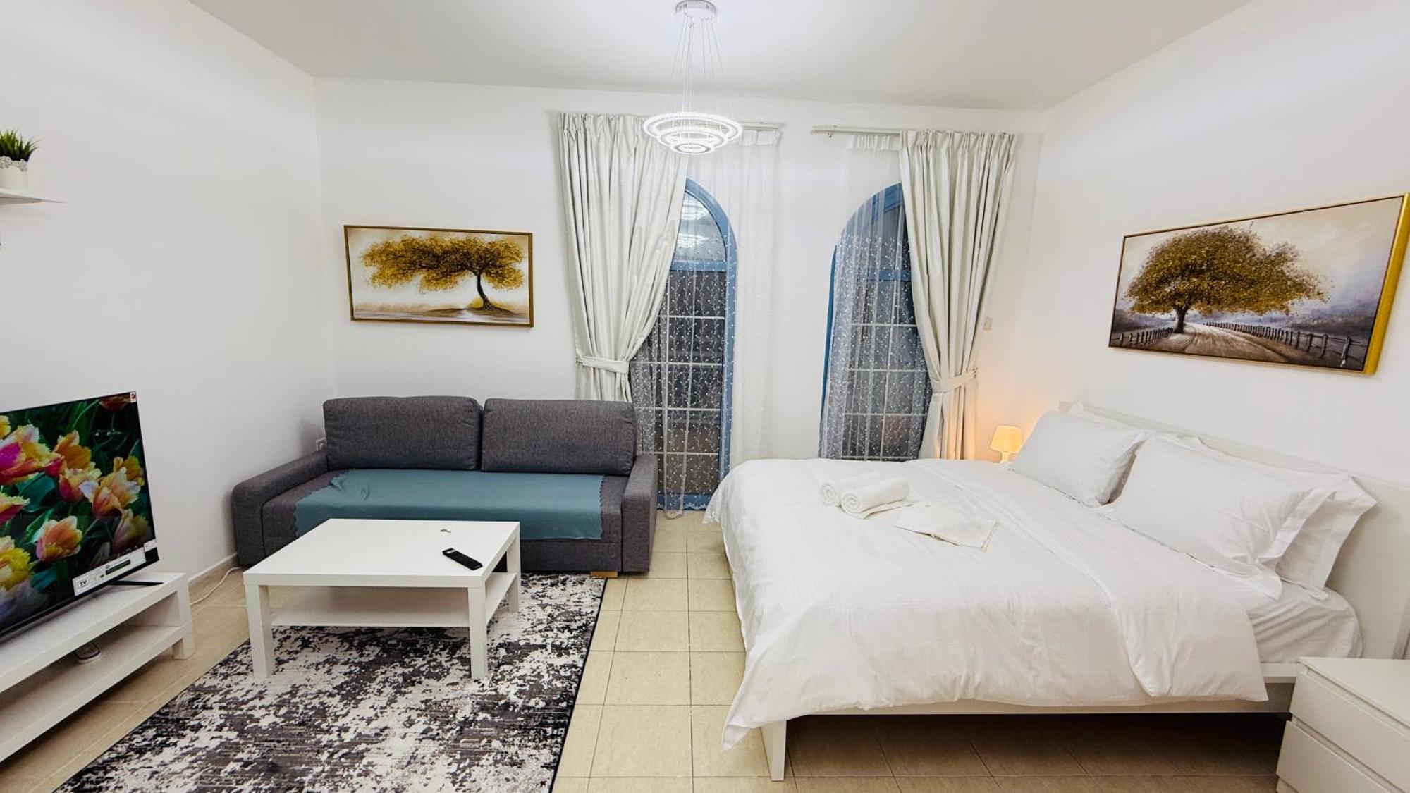 Apartment O07 Luxury Furnished Near Bus Stop Garden View Persia Cluster *