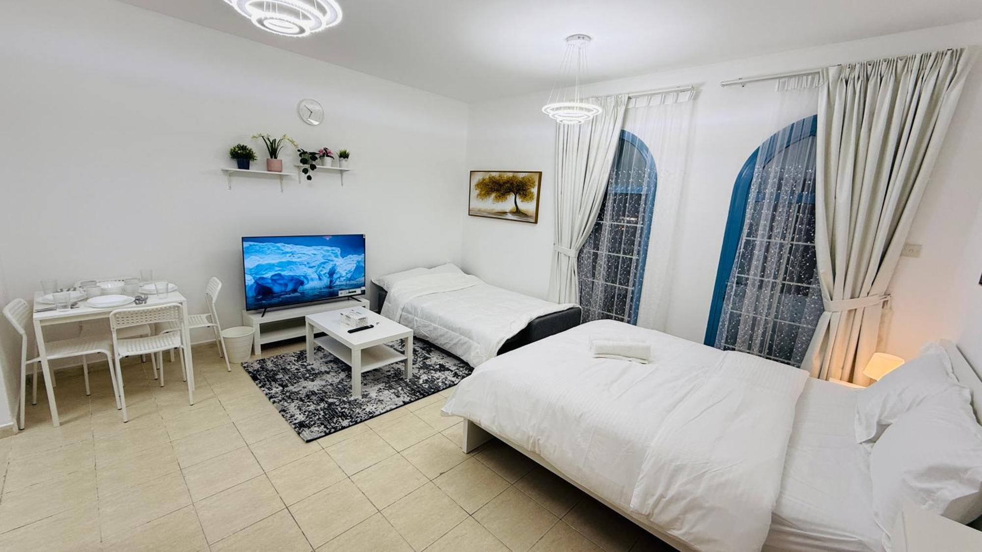 O07 Luxury Furnished Near Bus Stop Garden View Persia Cluster