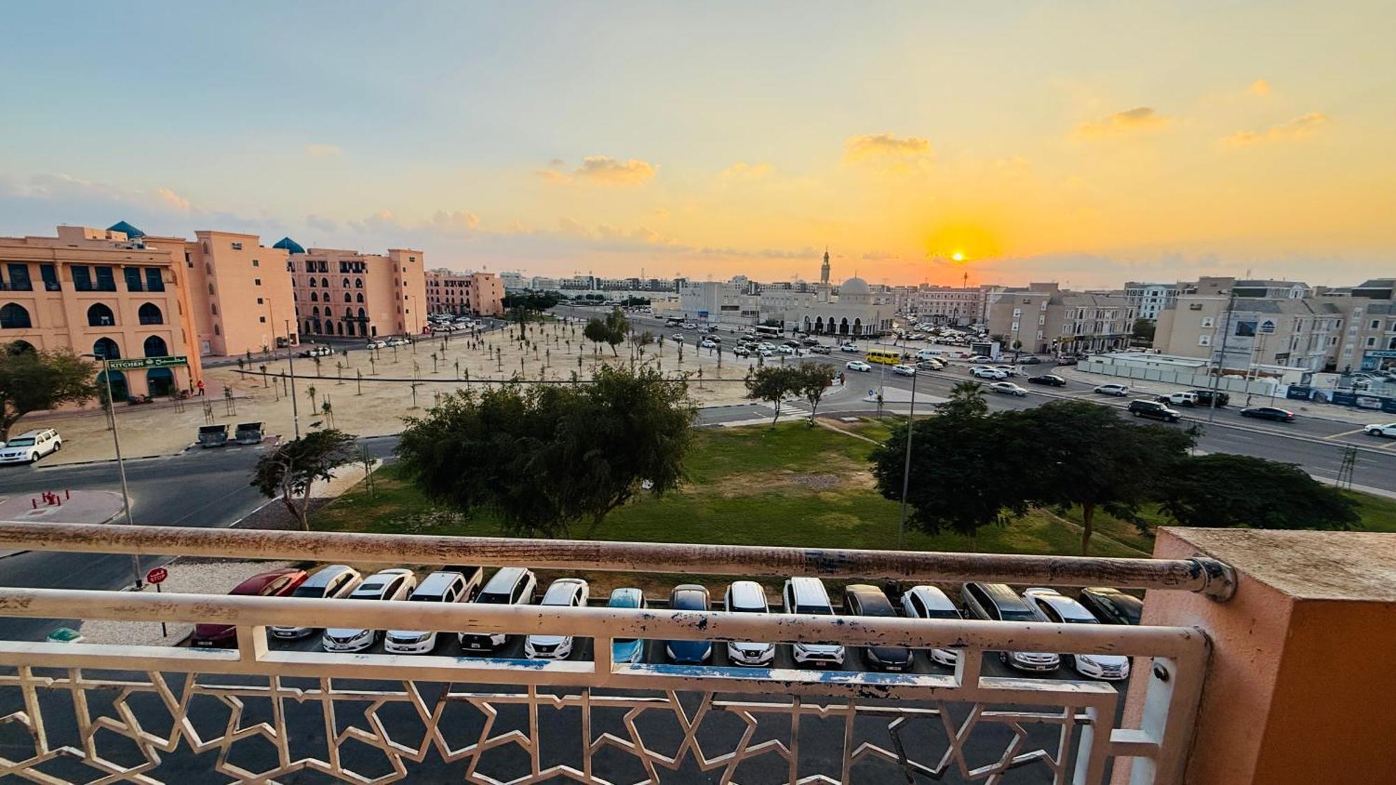 O07 Luxury Furnished Near Bus Stop Garden View Persia Cluster Apartment *