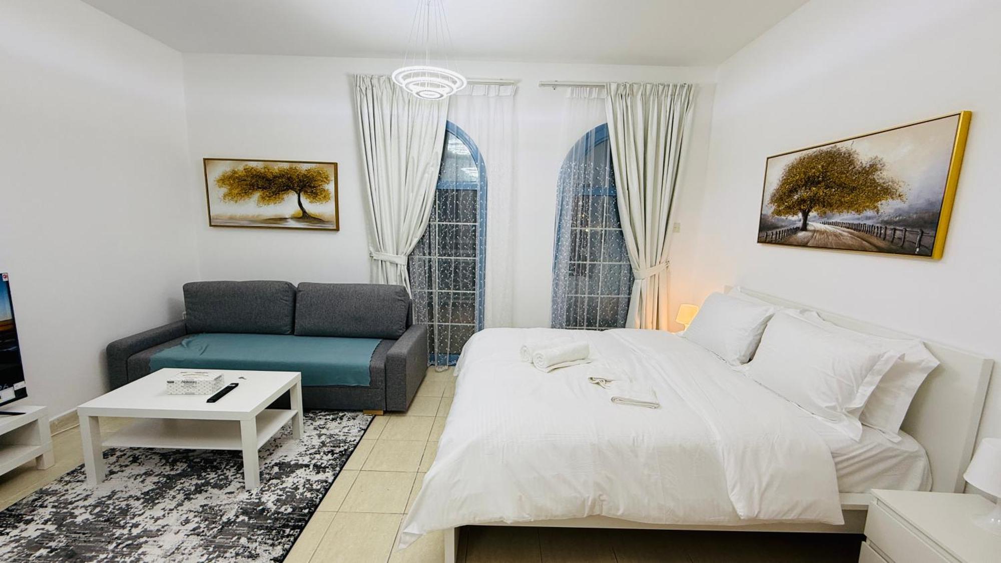 O07 Luxury Furnished Near Bus Stop Garden View Persia Cluster *