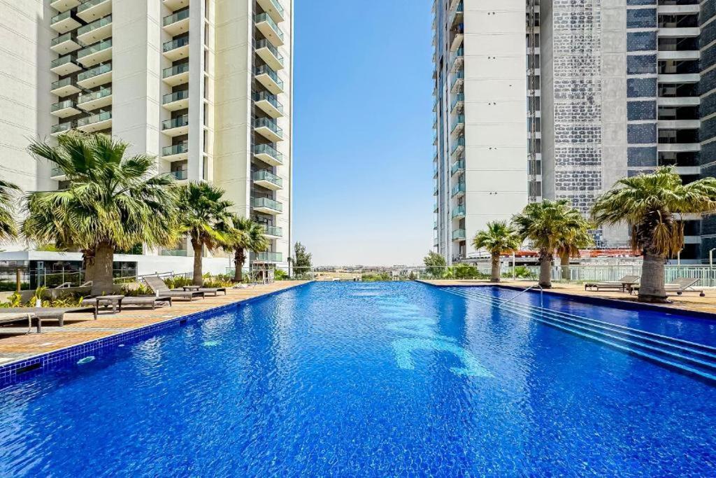 Modern 1-br Golf Course View In Golf