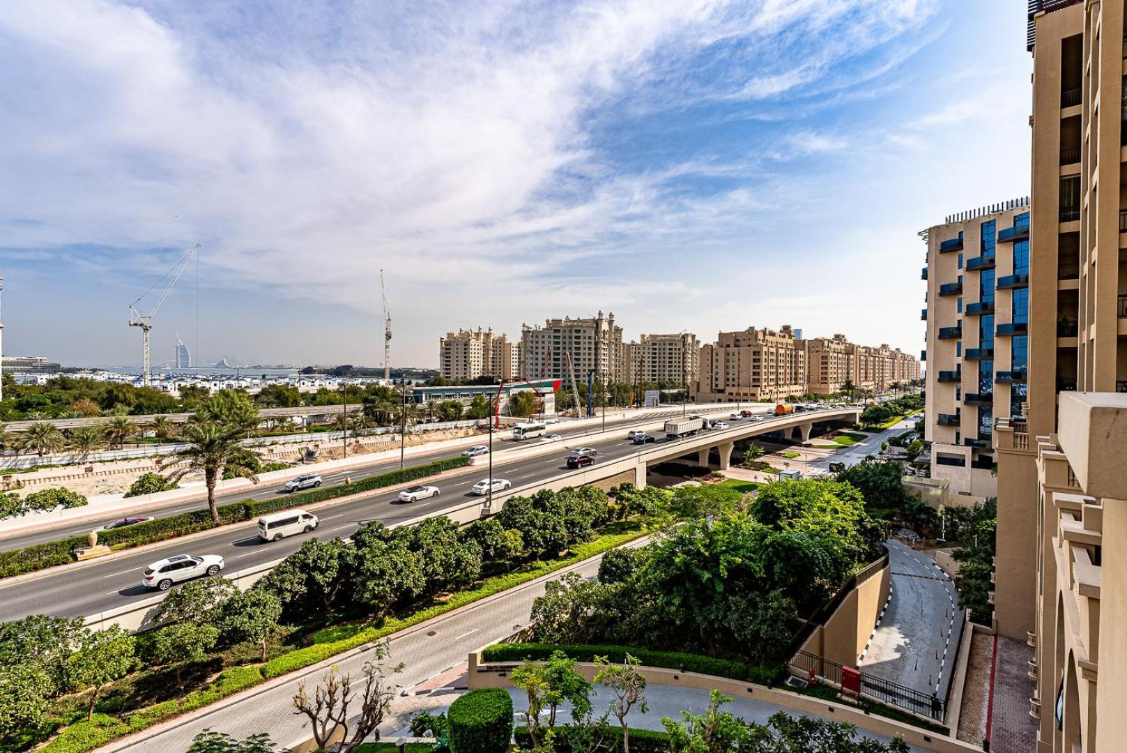 Newly Furnished 1bdr In The Palm Fairmont * Dubai