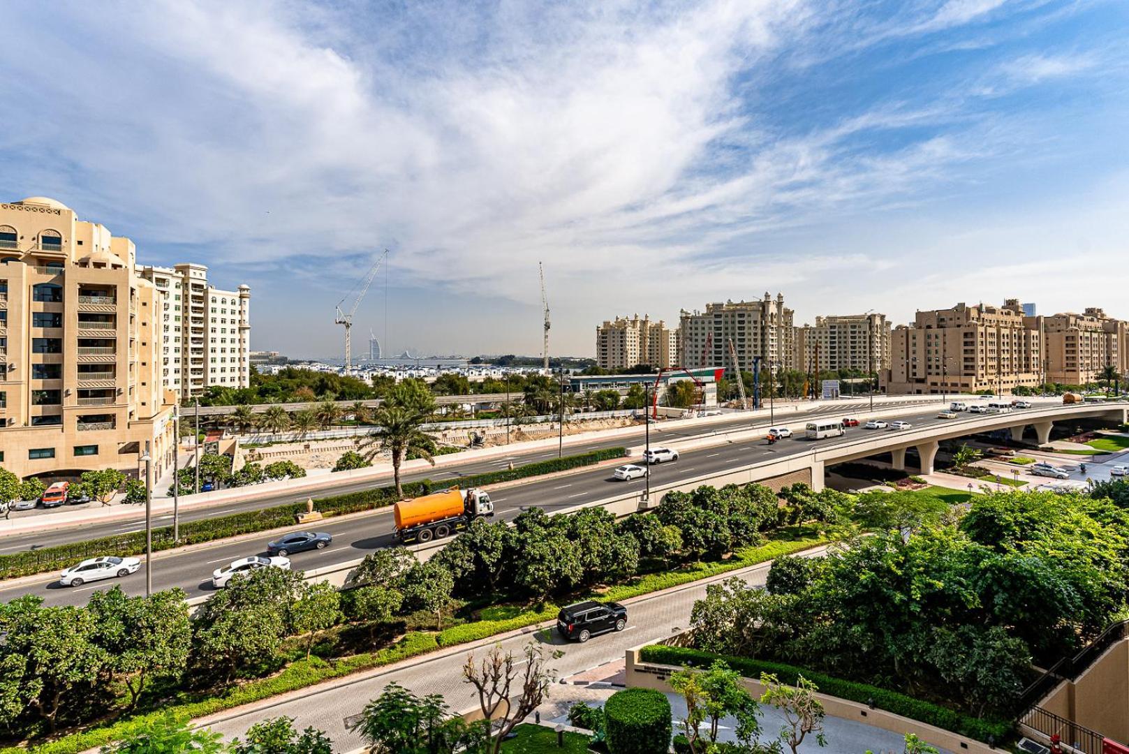 Newly Furnished 1bdr In The Palm Fairmont Apartment