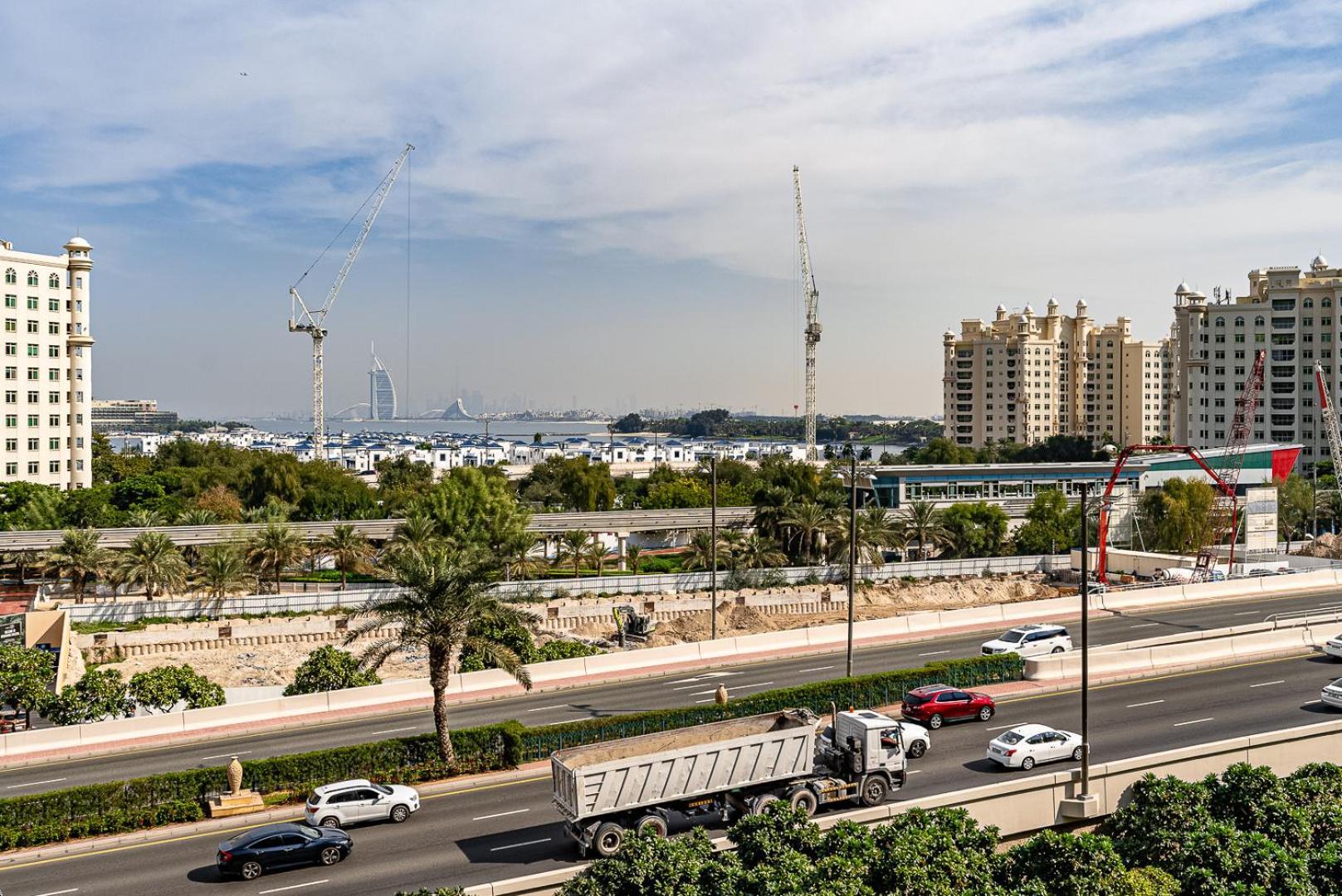 Newly Furnished 1bdr In The Palm Fairmont * Dubai