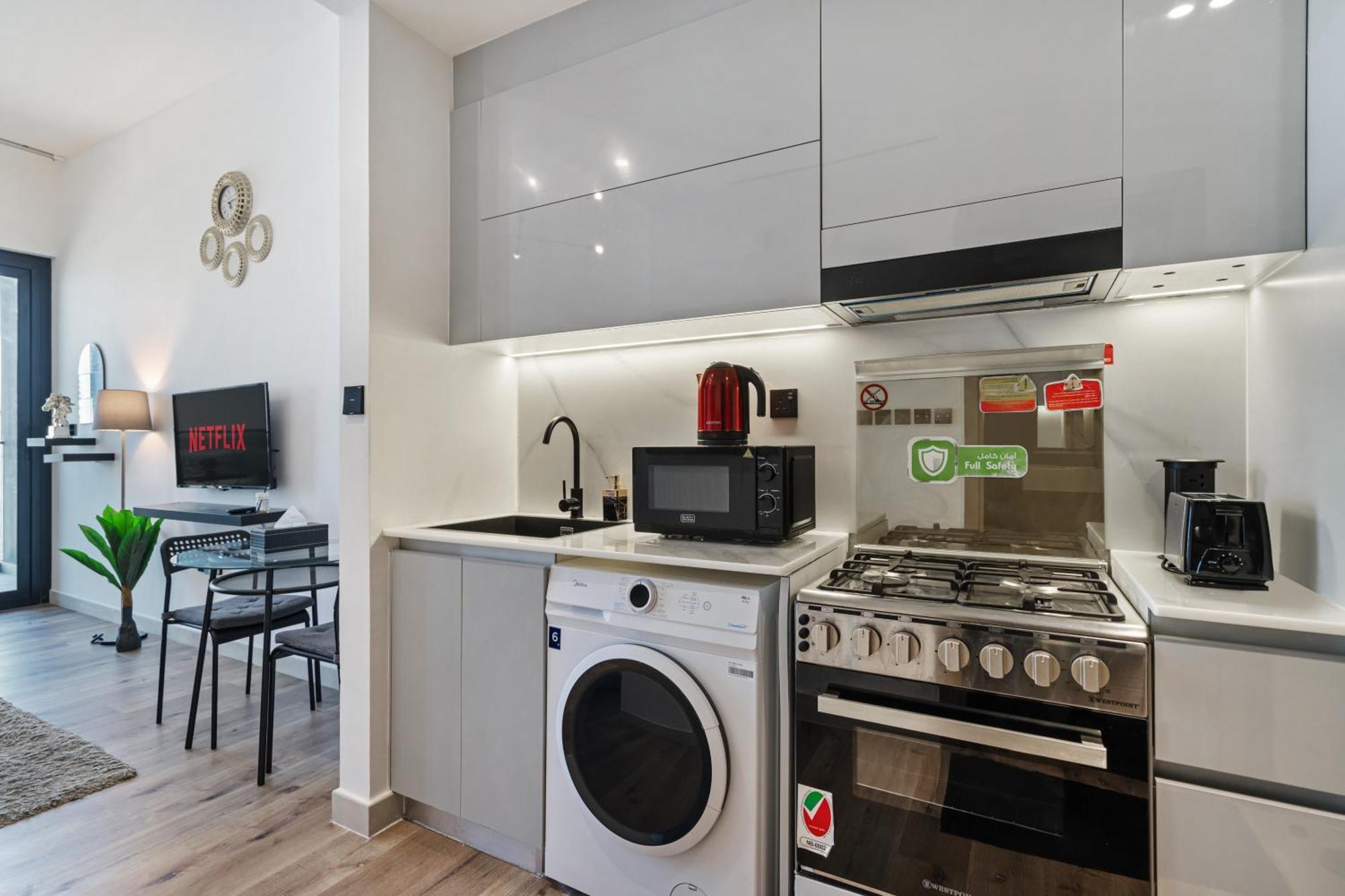 Apartment With Balcony Close To Downtown