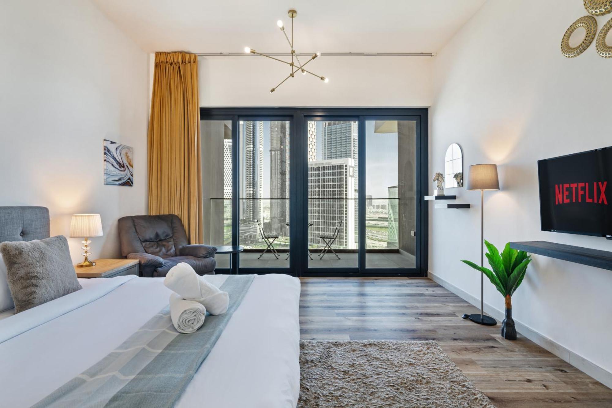 Apartment With Balcony Close To Downtown