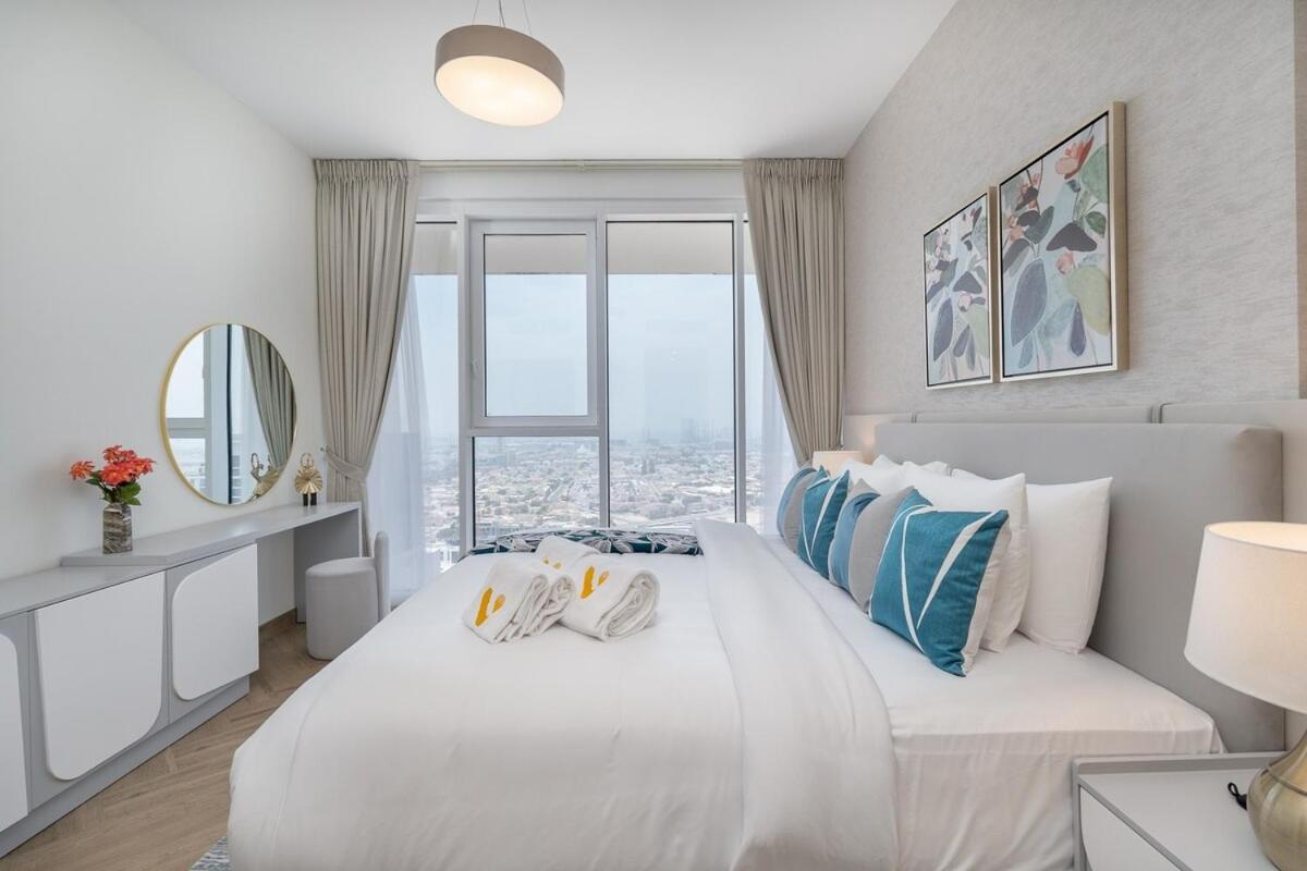 Apartment Vogue Al Wasl 1 West 33rd Floor With Sea View , Prime Location Walkable To Metro, Easy Access To Sheikh Zayed Road & World Trade Centre