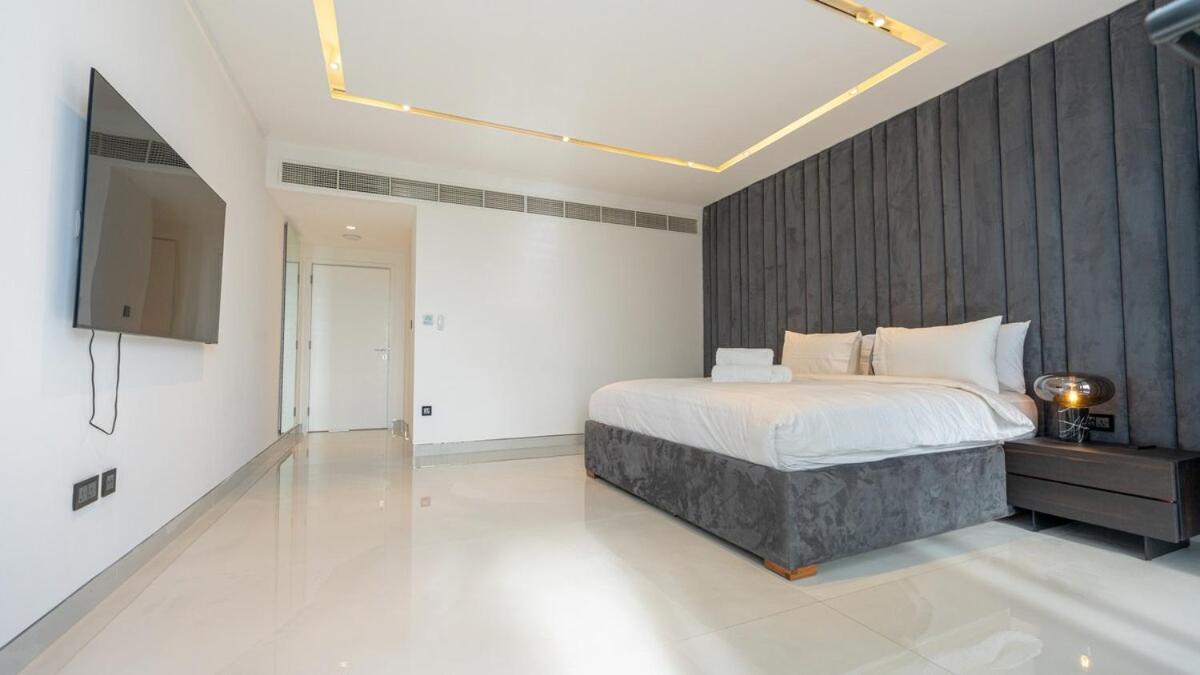 Hills - Private Pool 5 Bedroom Villa Dubai