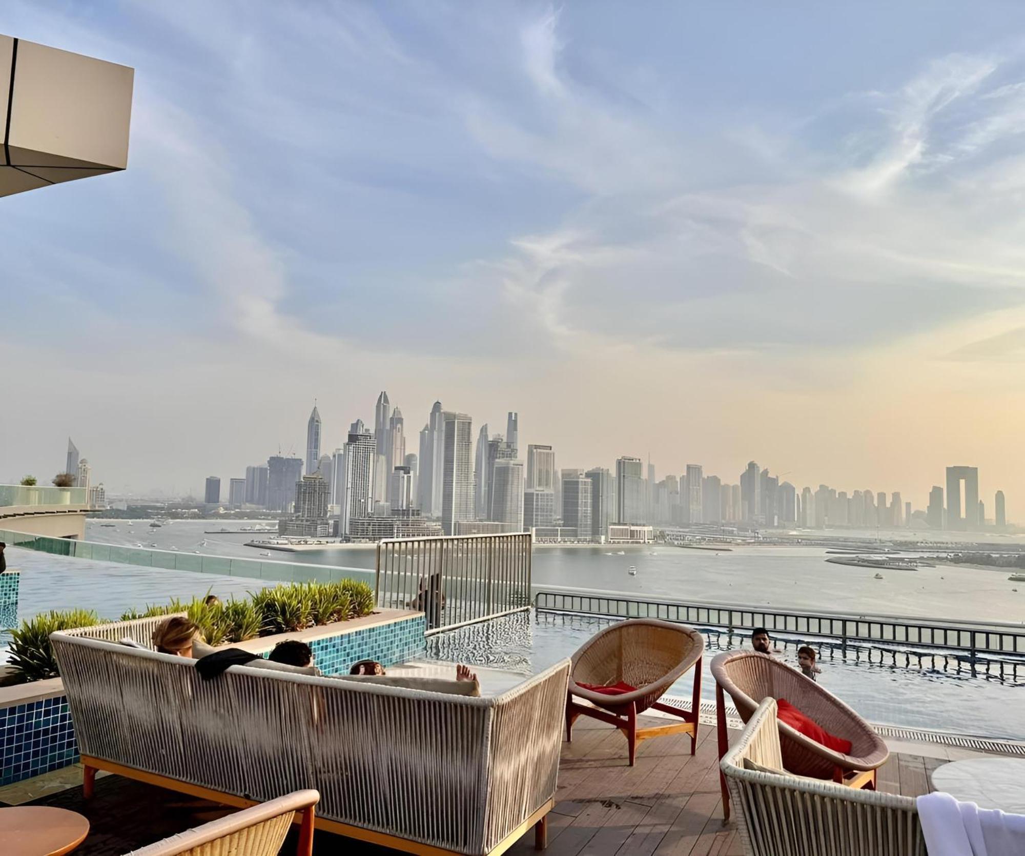 Apartment Infinity Pool In Palm Jumeirah On Exclusive West Dubai