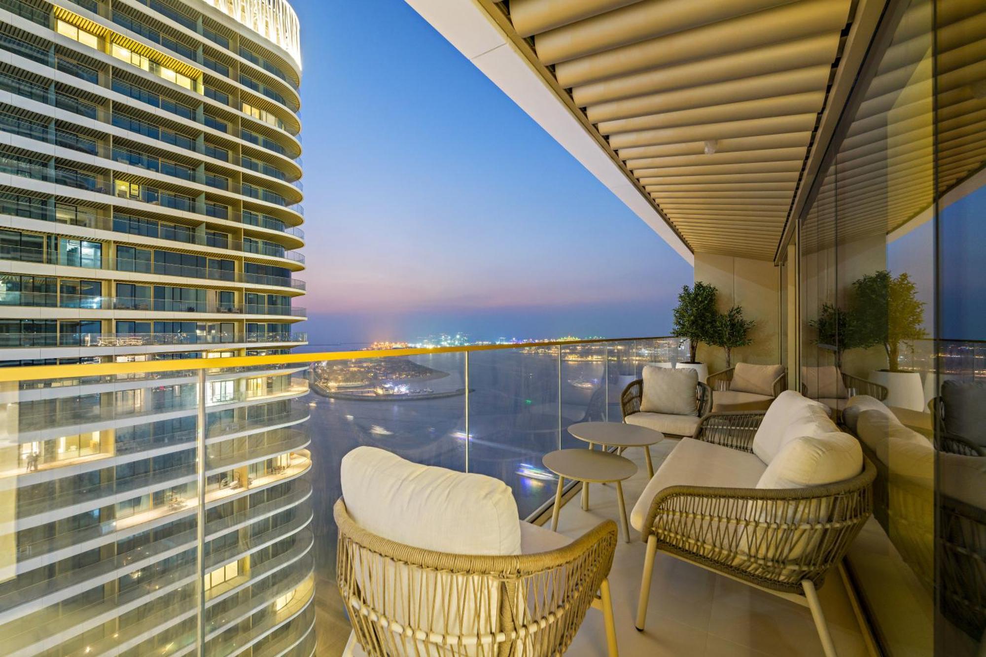 Apartment Elegant 2br With Palm & Sea View L Direct Access Dubai