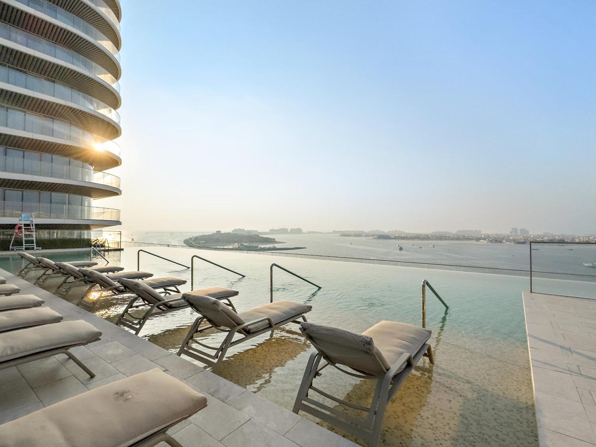 Elegant 2br With Palm & Sea View L Direct Access Dubai