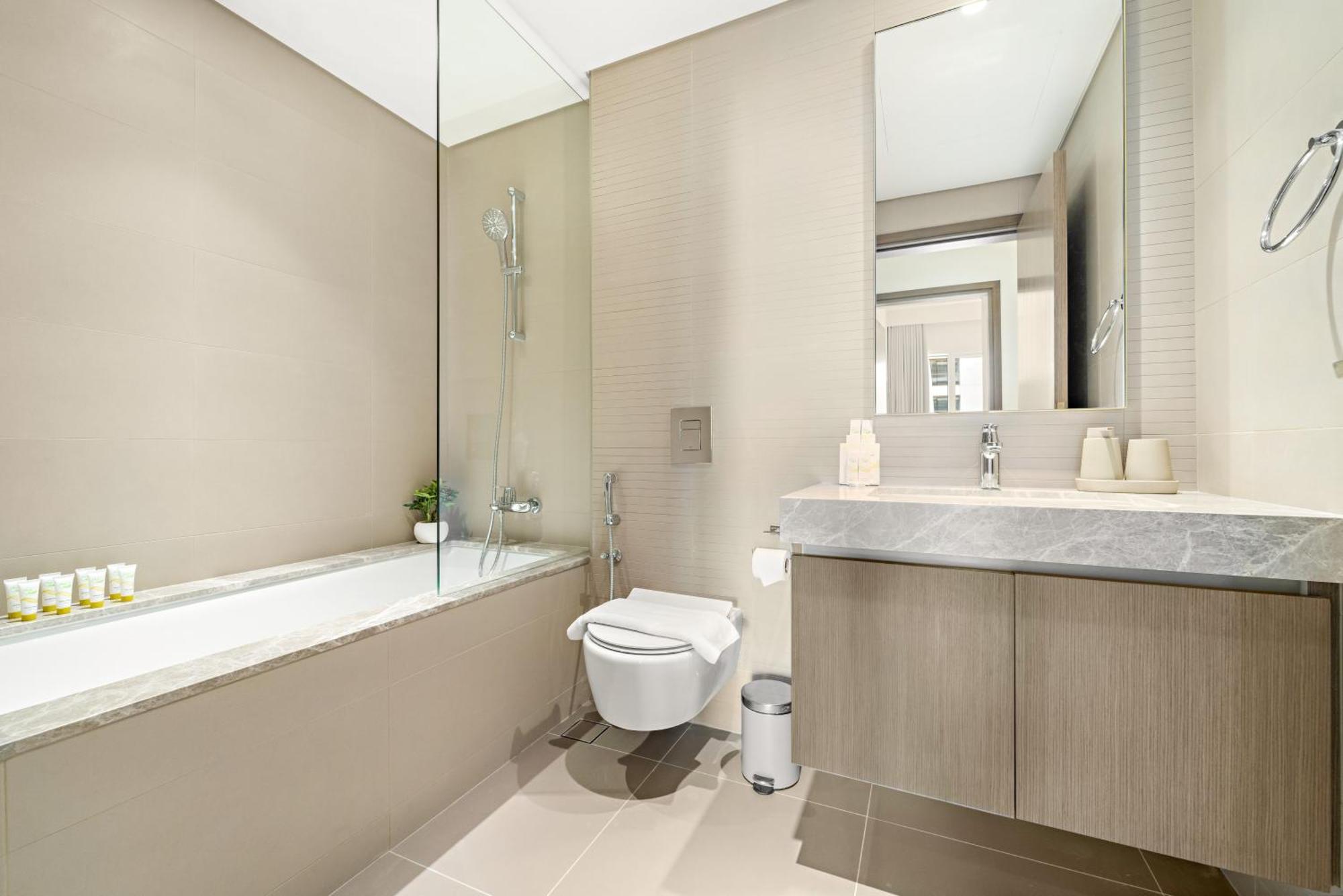 Elegant 2br With Palm & Sea View L Direct Access Dubai