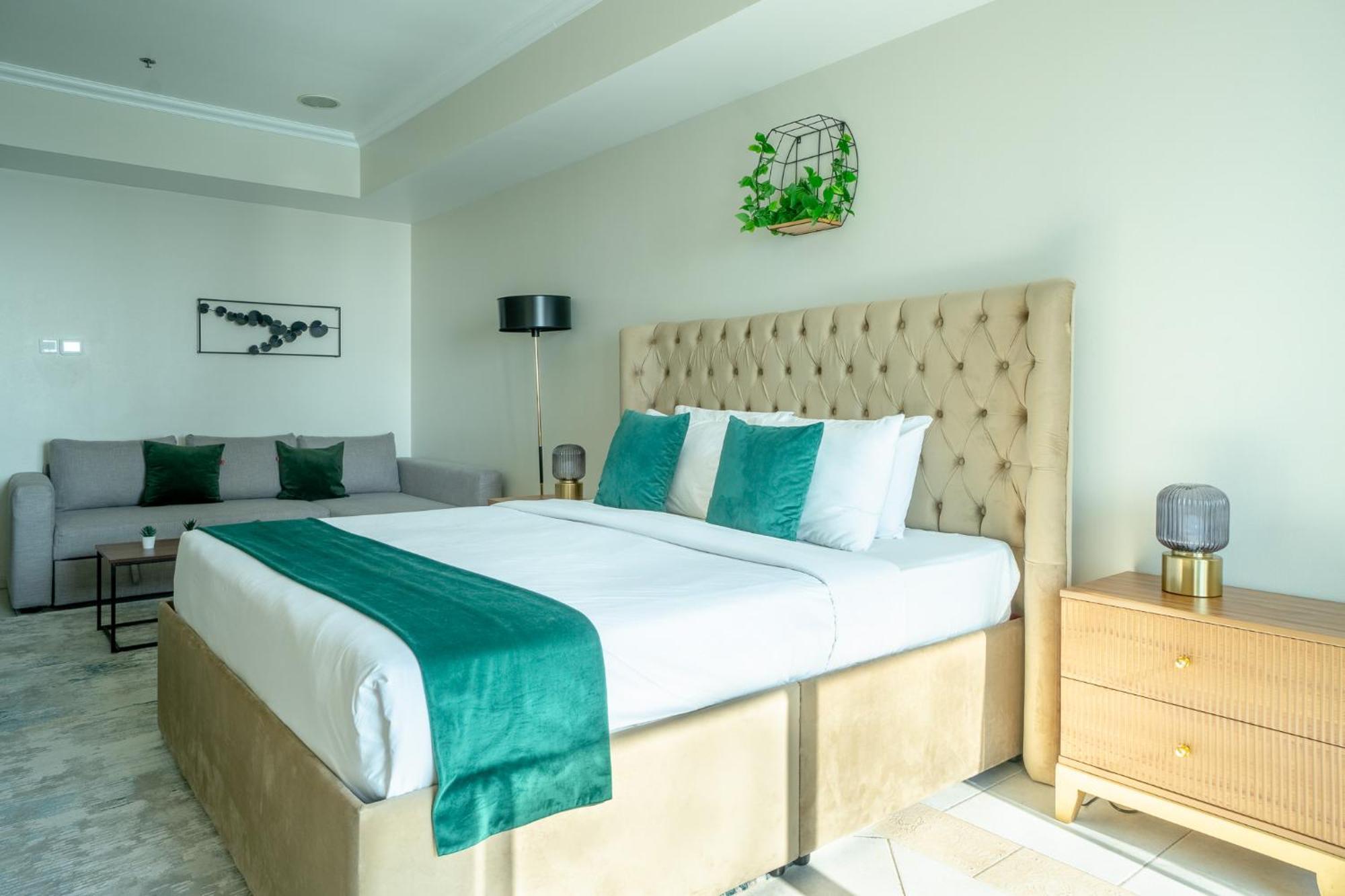 Aparthotel Marina - 75th Floor Above The Clouds, Elegant&big