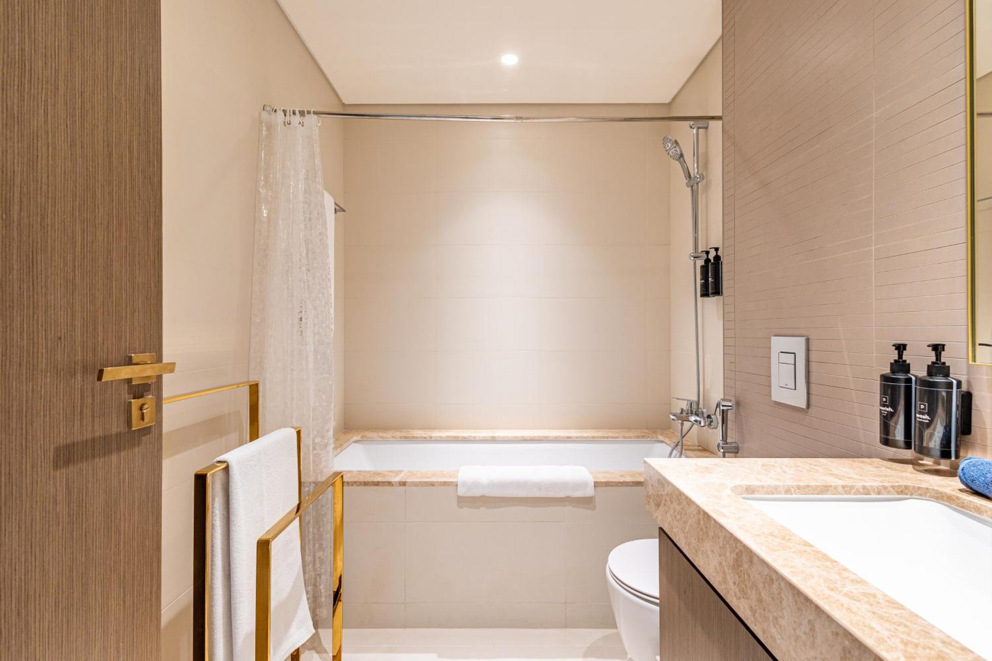 Lux Designer 2br - Grand Bleu - Waterfront Living Apartment