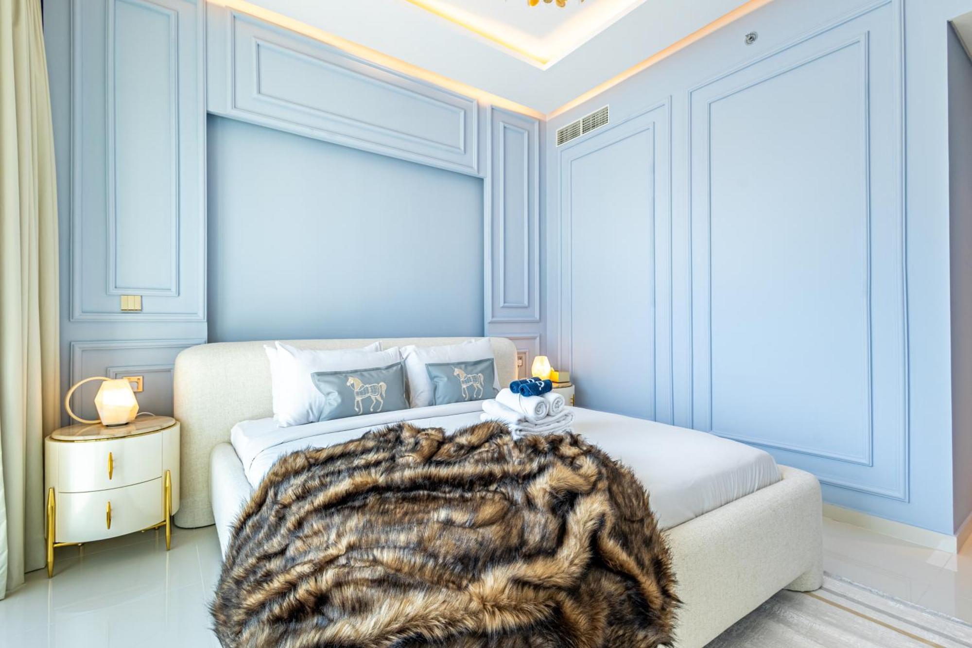 Lux Designer 2br - Grand Bleu - Waterfront Living Apartment *