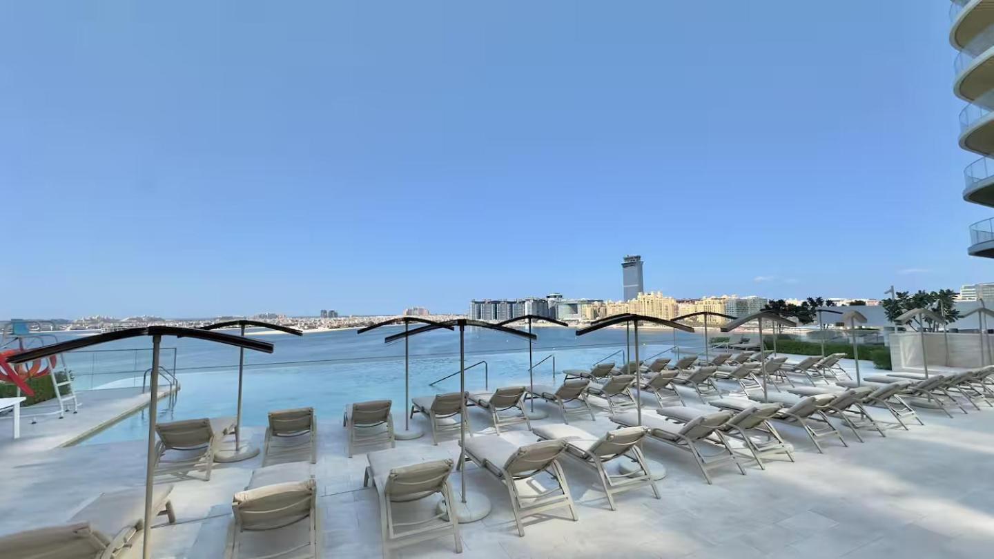 Lux Designer 2br - Grand Bleu - Waterfront Living Apartment