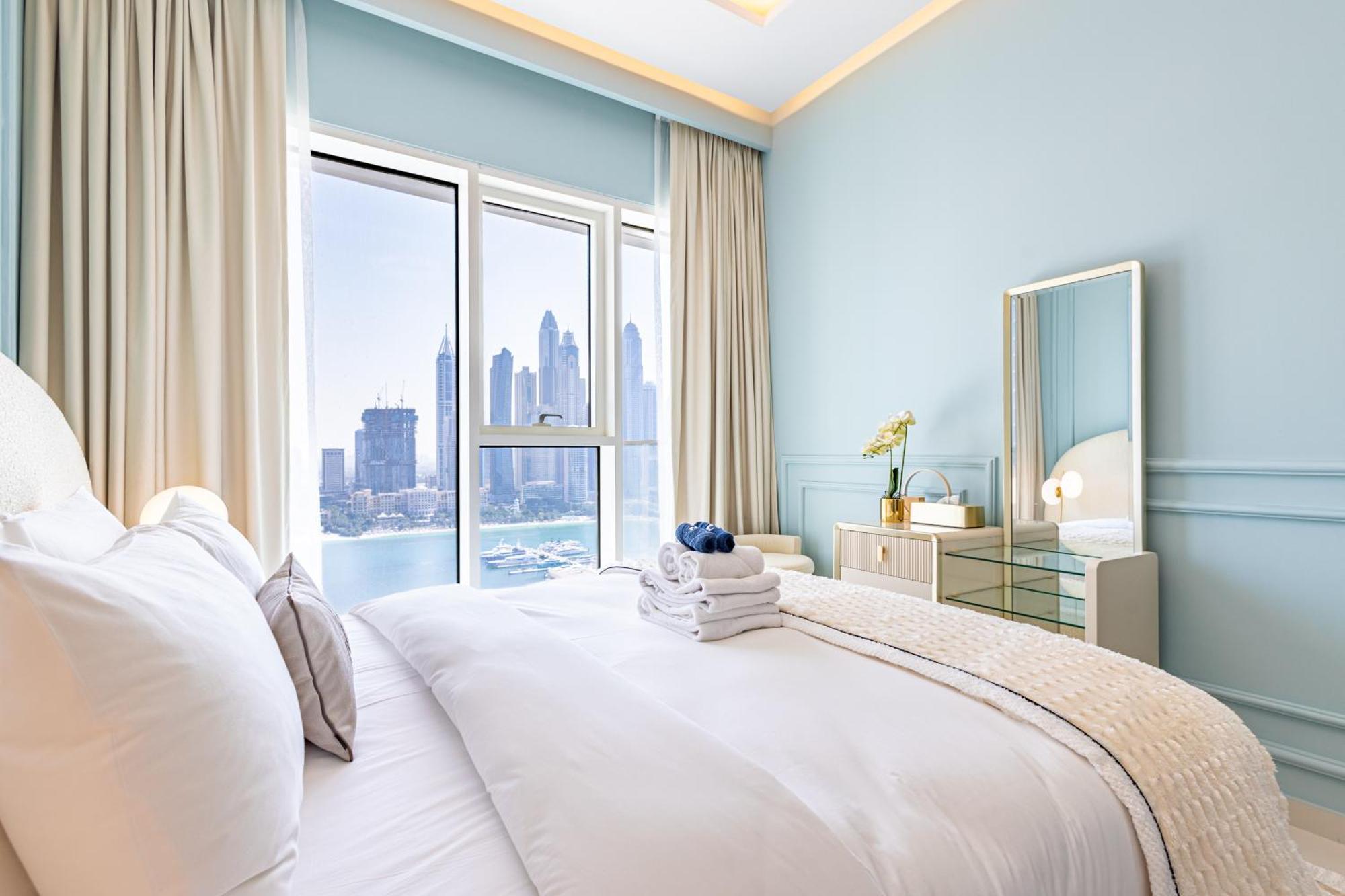 Lux Designer 2br - Grand Bleu - Waterfront Living Apartment *