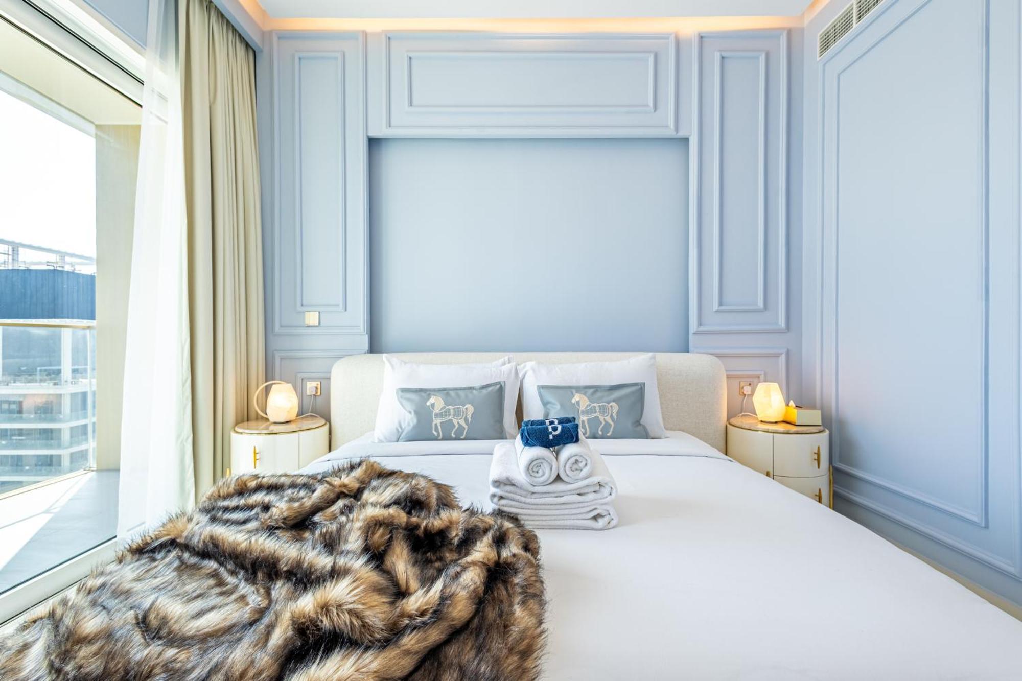Lux Designer 2br - Grand Bleu - Waterfront Living *