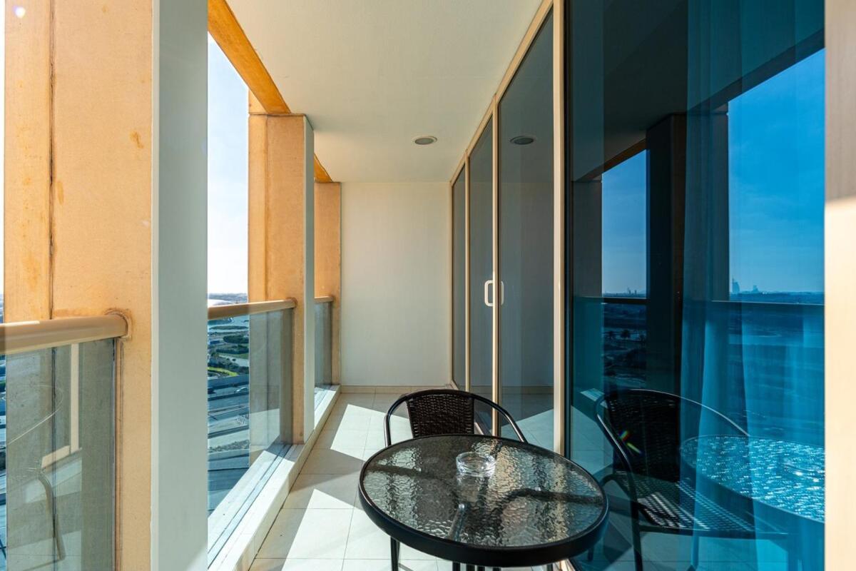 Stunning 1br Haven With Canal Views, Gym And Pool Apartment *