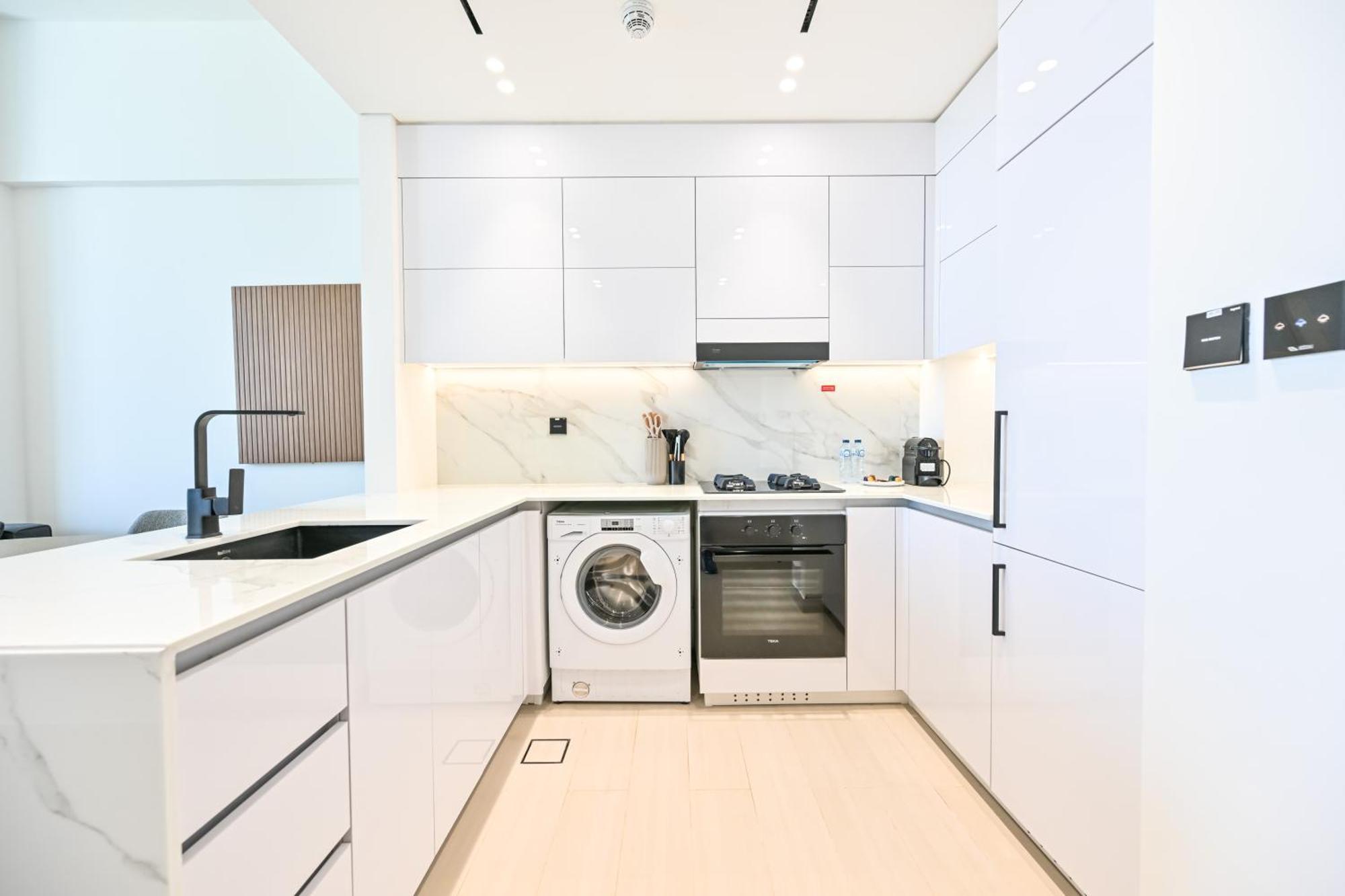 Pure Voyage Jvc Apart Otel Dubai
