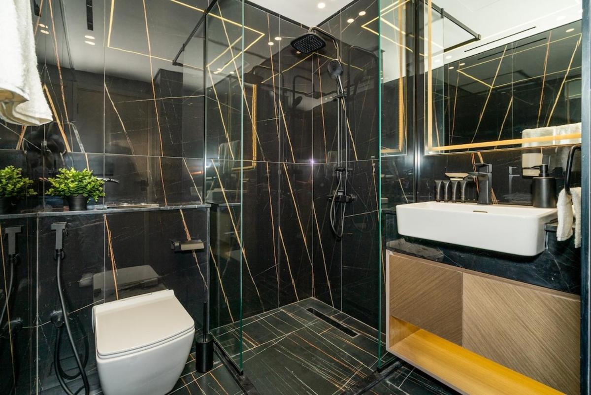Luxury 1br In Jvc With Stunning Pool * Dubai