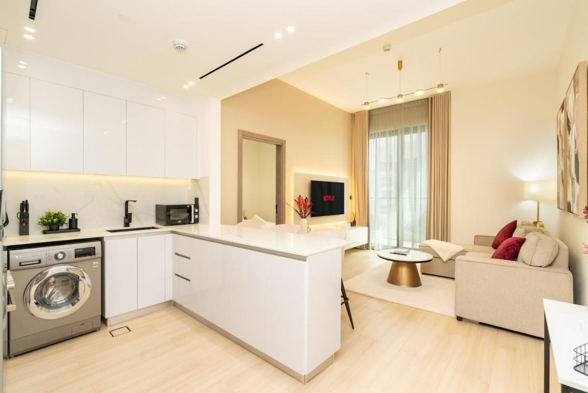 Apartment Luxury 1br In Jvc With Stunning Pool Dubai