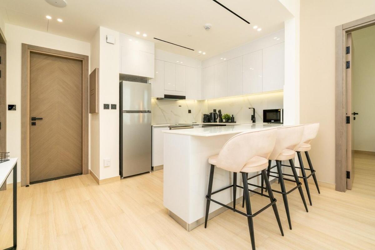 Luxury 1br In Jvc With Stunning Pool *