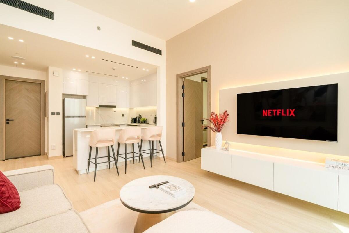 Luxury 1br In Jvc With Stunning Pool Dubai