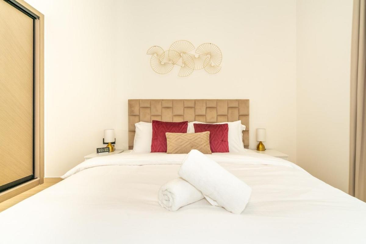 Apartment Luxury 1br In Jvc With Stunning Pool Dubai