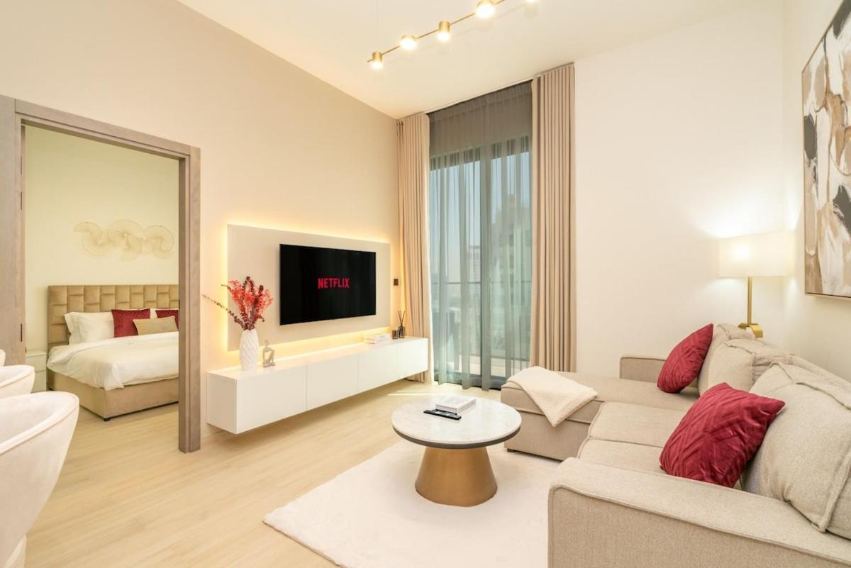 Luxury 1br In Jvc With Stunning Pool * Dubai