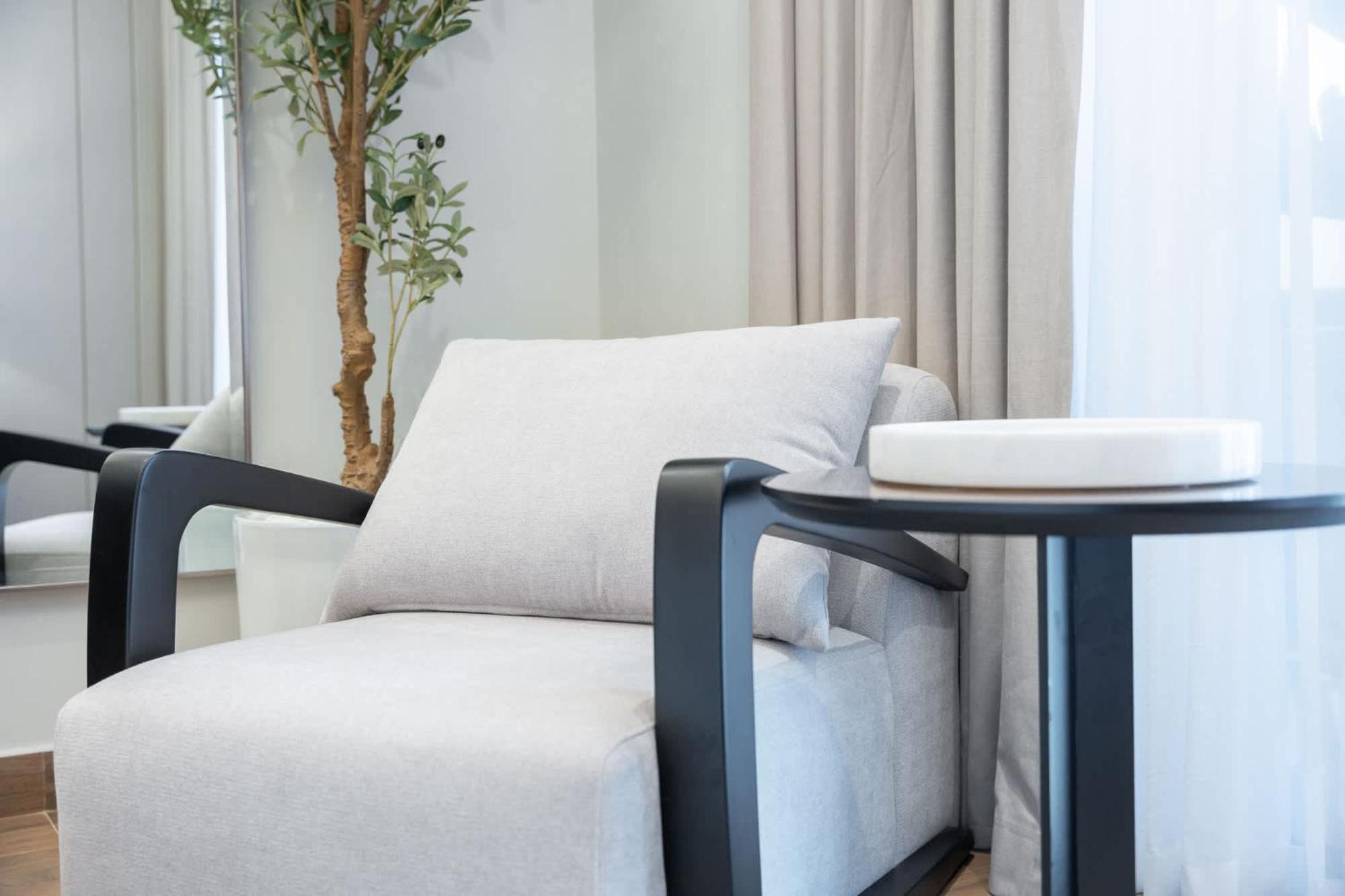 Outstanding Flat In Nobles Tower Perfect For 2 Apartment Dubai